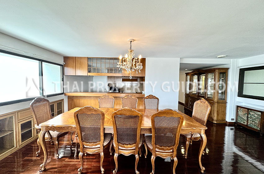 Apartment in Phaholyothin 